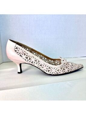 STEWART WEITZMAN KITTEN HEEL MESH PUMP W/ LEATHER BOW WOMENS SZ 7